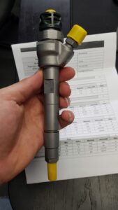 Einspritzdüse BOSCH 0445110616 2.0 BMW F10/F11/F20/F30/F31/X1/X3/X5 - obrazek 2