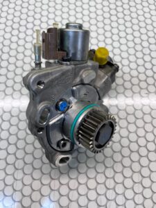 Hochdruckpumpe 28384347 / 967498448 Citroen Peugeot  Ford 2.0 TDCI HDI TDCi - obrazek 4